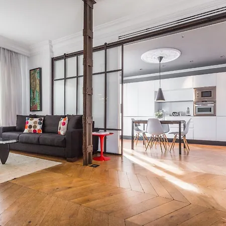 Apartment Spacious Place With Wi-fi, Air-con